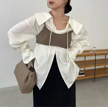 CAPRICIEUX LE'MAGE 뷔스티에 부착 BIG 옷깃 셔츠