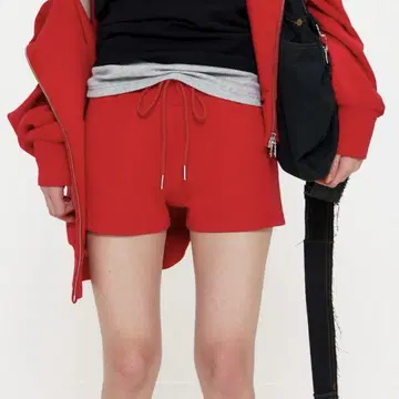 BEEDEN 빨간색 하프 팬츠 WIDE WAIST SHORT PANTS