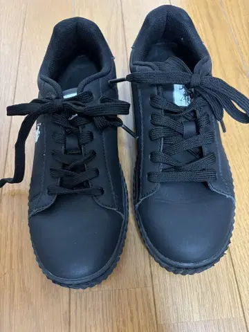 폴로 스니커즈