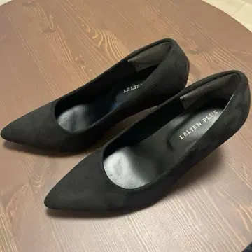 블랙 스웨이드 펌프스 23.5cm 힐 7cm