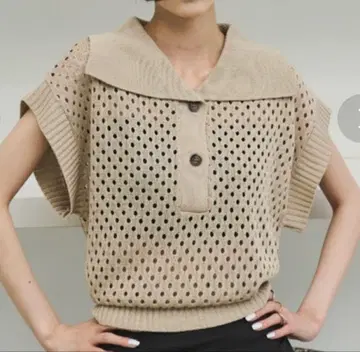 AIC. 빅 칼라 메쉬 니트 폴로 베이지