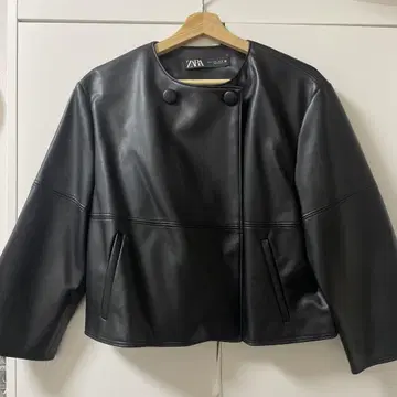 ZARA 블랙 가죽 숏 자켓