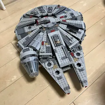 LEGO 밀레니엄 팔콘 75105