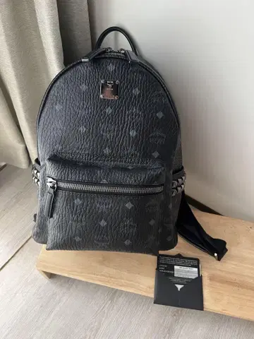 MCM 블랙 가죽 백팩