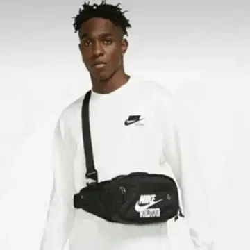 NIKE 월드 투어 힙색 바디백