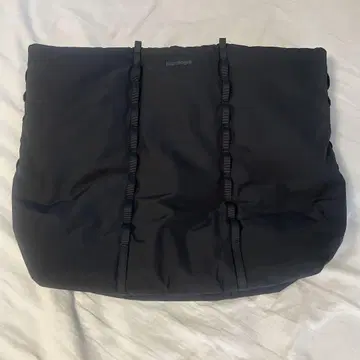 토폴로지 블랙 토트백