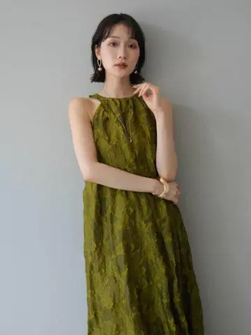 [ 완판템 ] Lumier 자카드 홀터넥 원피스 그린