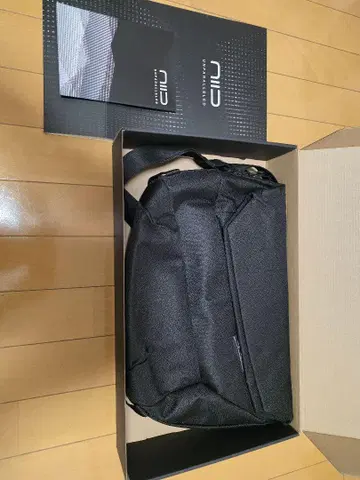 NIID R1 하이브리드 슬링 백