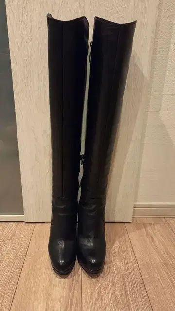 다이애나 블랙 사이드 지퍼 백리본 니하이 부츠