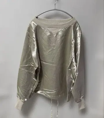 Unpeu Femme의 골드 BOATNECK 상의입니다