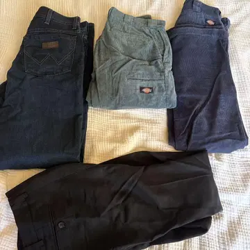 Wrangler 데님과 Dickies 코듀로이 팬츠 세트