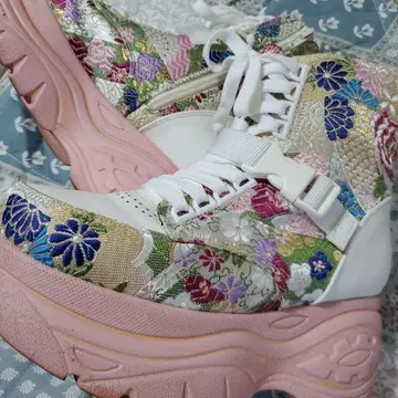 요스케 초레어! 자수 디자인 하이컷 스니커즈