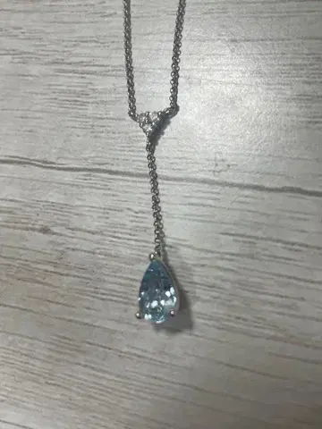 플라티나 아쿠아 마린 쉐이프컷 목걸이