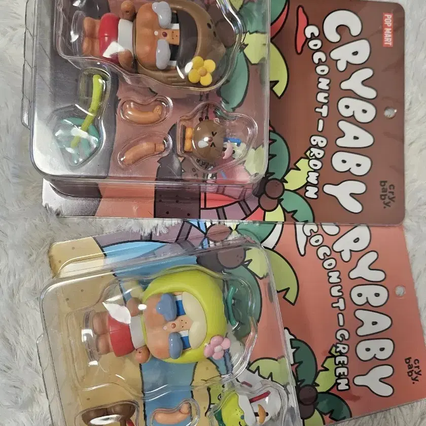POP MART Crybaby Coconut Figure 2点 POP MART Crybaby Coconut Figure 2点 - メルカリ