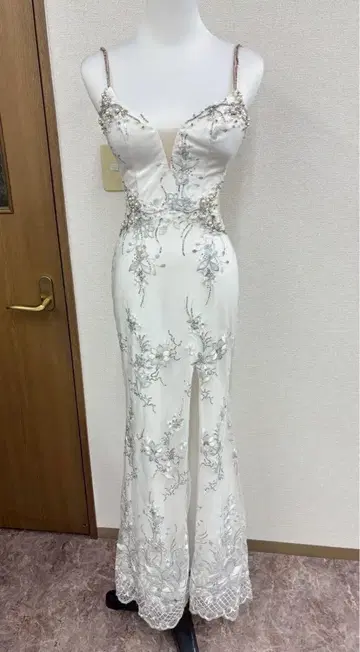 AR AngelR 자수 장식 화이트 플레어 드레스
