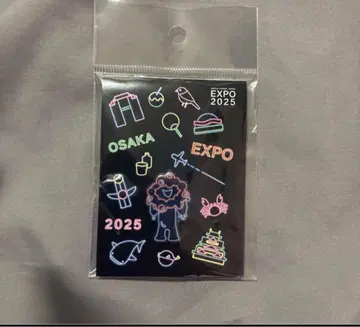 오사카 만박 한정판 미야쿠미야쿠 네온 핀 배지