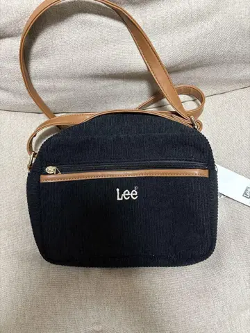 Lee 코듀로이 숄더백 블랙