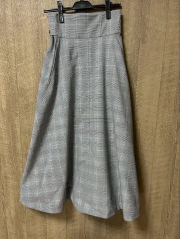 styling/ 그레이 계열 체크 플레어 스커트