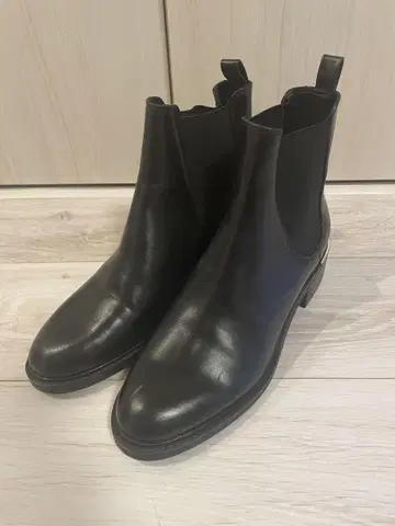[ 새상품급 ] ZARA 부츠 블랙 가죽 38사이즈