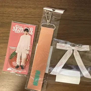NCTWISH 리쿠 아크릴 스탠드 리본 참 네임 키링