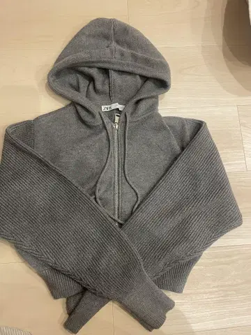 ZARA 후드 부착 니트 후드티