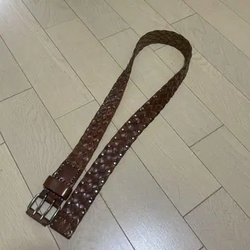 브라운 뜨개질 스터드 가죽 벨트