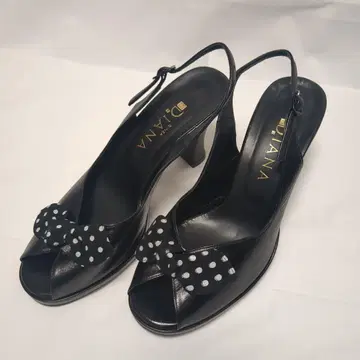 DAIANA 블랙 도트 리본 오픈토 샌들