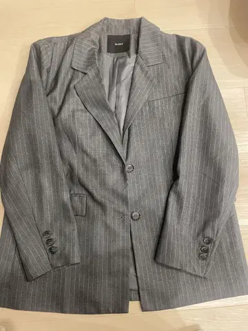 그레이 스트라이프 테일러드 자켓