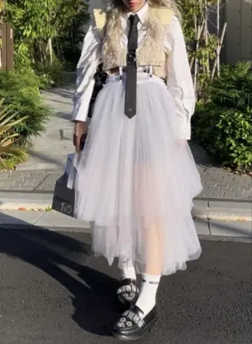 noir kei ninomiya /tulle suspender skirt