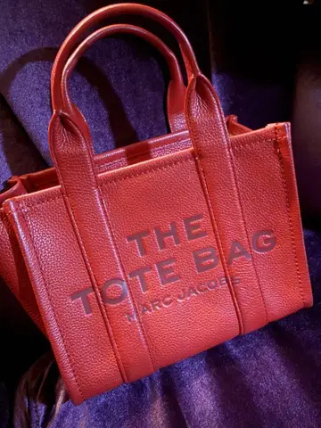 MARC JACOBS 더 토트 백 레드