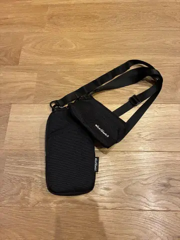 와일드 띵스 스마트폰 숄더백