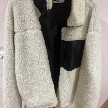 크림색 보아 집업 자켓