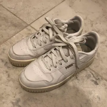 PUMA 스니커즈 23.5cm