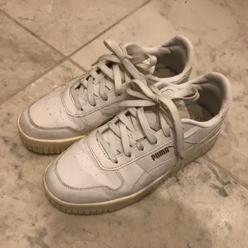 PUMA 스니커즈 23.5cm