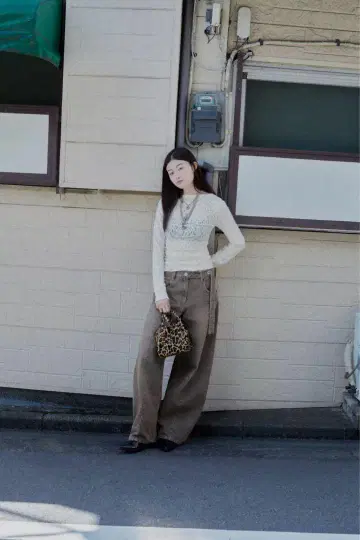 ZARA 소프트 터치 레이스 개더 블라우스
