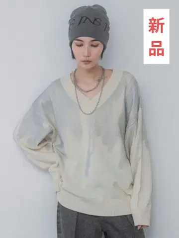 [새상품] JEANASIS 백 프린트 코튼 V넥 풀오버 화이트