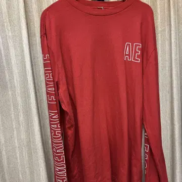 American Eagle AE 로고 긴팔 티셔츠 레드