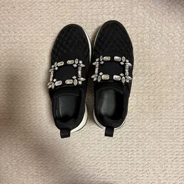 비쥬 포함 블랙 스니커즈 36