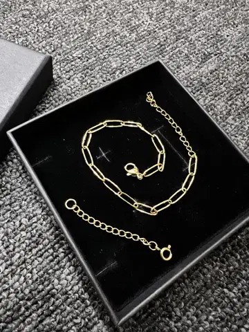 GARCIA(가르시아) 골드 컬러의 얇은 체인 팔찌