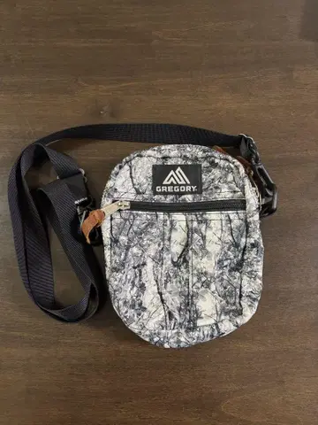 GREGORY 카모 패턴 숄더백