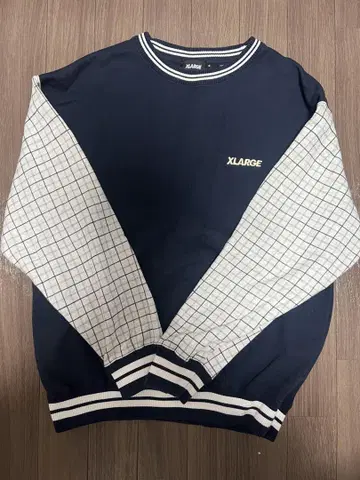 XLARGE 네이비 체크 맨투맨 트레이닝복
