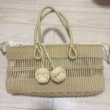 ZARA 베이지 뜨개질 백 폼폼 포함