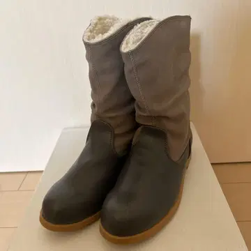 최종 가격 인하 미사용 새상품 어그 부츠 BELLEMAISON