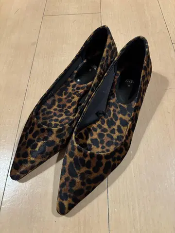 ZARA 레오파드 무늬 스틸레토 플랫슈즈 38 레오파드