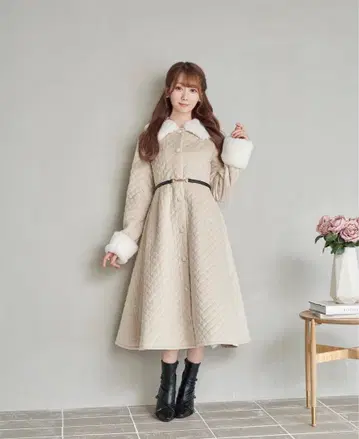 rosemuse 퀼팅 플레어 코트