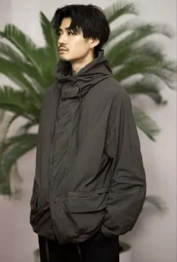TEATORA SOUVENIR HUNTER S/L P 한정판 올리브