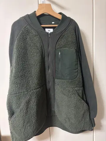 UNIQLO 화이트 마운티니어링 플리스 자켓