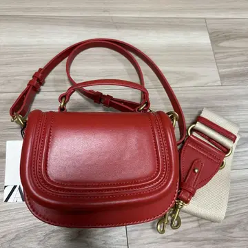 새상품 ZARA 숄더백 빨간색 택 포함