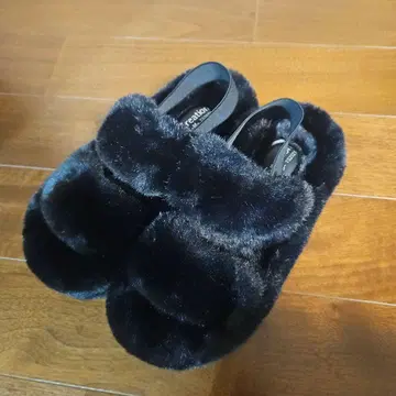 시마무라 퍼 샌들 M 블랙