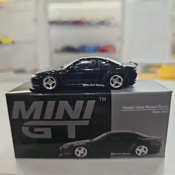 MINI GT Nissan Silvia Rocket Bunny